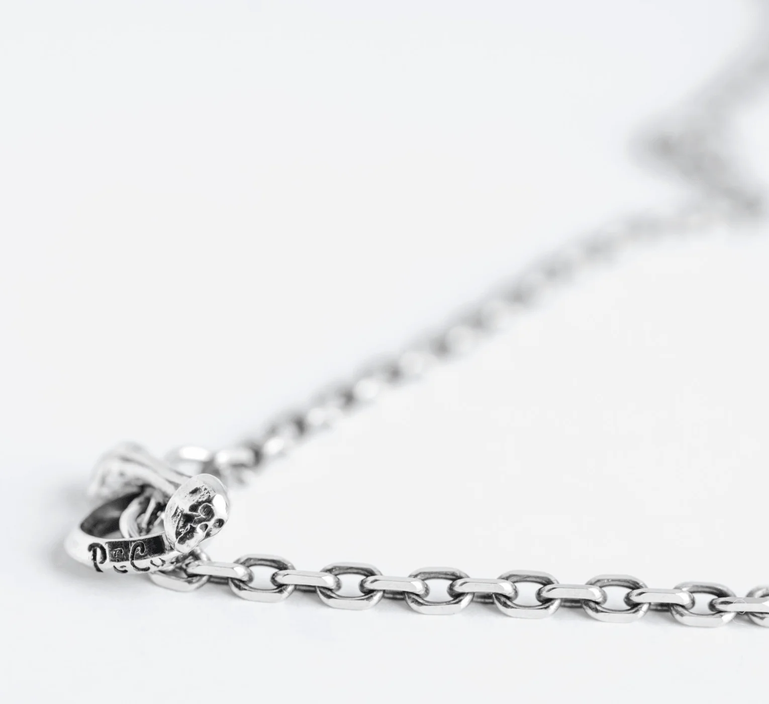 PE-SKULL-HOOK-CHAIN-50-SL - Peanuts & Co SKULL HOOK CHAIN (square) - Silver - Image 4